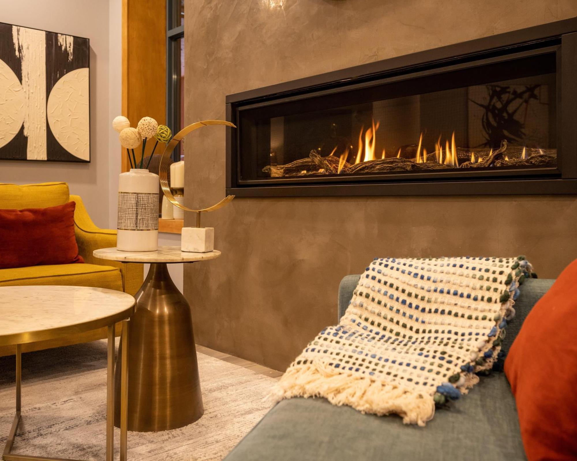 Alpenglow Lodge Sunny Studio With Sitting Area By Mva Whistler Exteriér fotografie